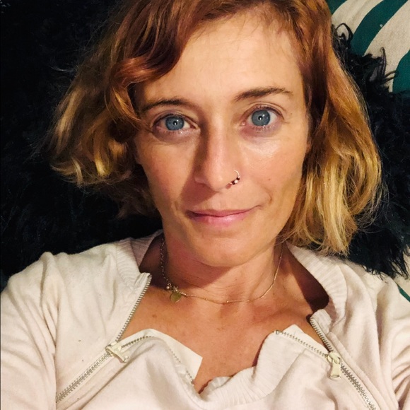 Meet your Posher, Lucinda - Picture 1 of 1